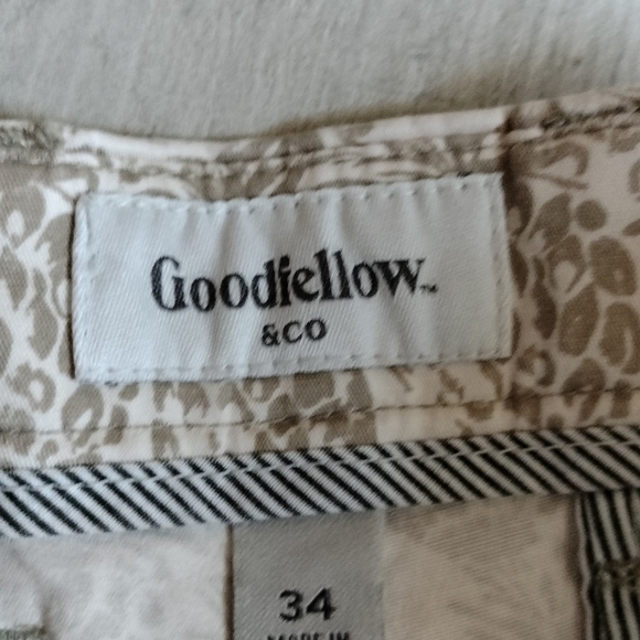 Men's Goodfellow Cotton Shorts Hawaiian Pineapple Design - Picture 4 of 5
